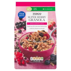 Tesco Superberry Granola 500g pack of crunchy granola made with whole grains, oats, and mixed berries, rich in fiber and nutrients, ideal for a healthy breakfast or snack with milk or yogurt.