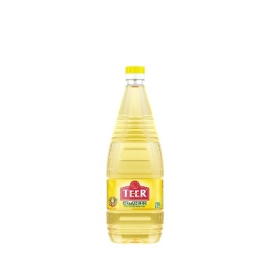 Teer Soyabean Oil 1L bottle with a secure cap and branded label, refined soybean cooking oil suitable for everyday cooking, frying, sautéing, and preparing a variety of meals.