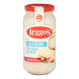 Leggo's Pasta Sauce Alfredo 490g jar featuring creamy Alfredo sauce for pasta dishes.