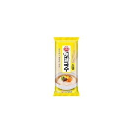 Ottogi Wheat Noodle Wide 900g pack of wide wheat noodles, suitable for preparing various Asian noodle dishes.
