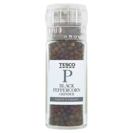 Tesco Black Pepper Mill 50g – black pepper grinder bottle with fresh whole black peppercorns for seasoning and cooking.